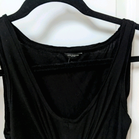 Ann Taylor Black Sleeveless Top with Front Tie - Picture 6 of 7
